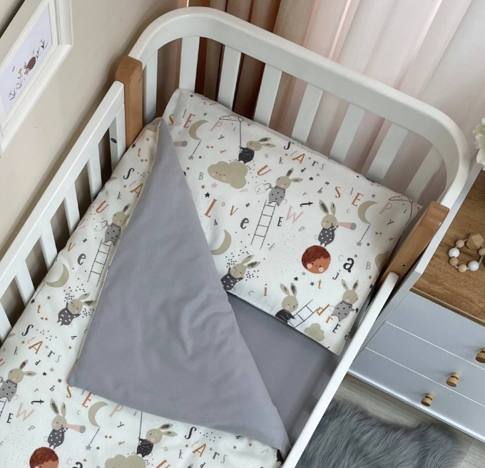 Set lenjerie de schimb pentru patut bebe 3 piese Mix iepurasi gri (1)